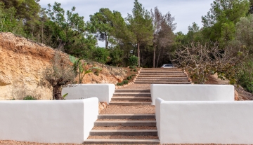 Resa Estates Ibiza Geraldine te koop sale finca san lorenzo stairs .jpg